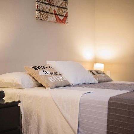 The Pier Beach Inn & Suites Willemstad Exteriör bild