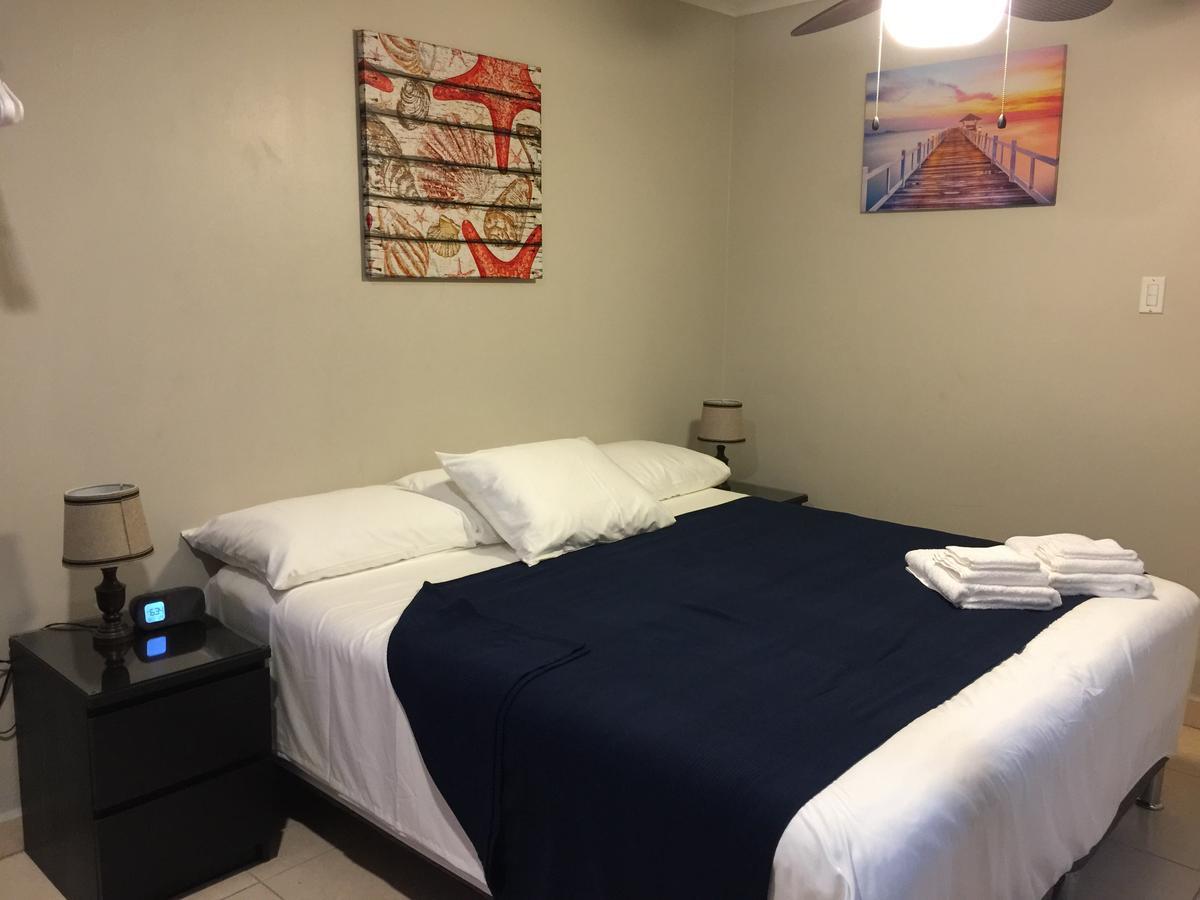The Pier Beach Inn & Suites Willemstad Exteriör bild